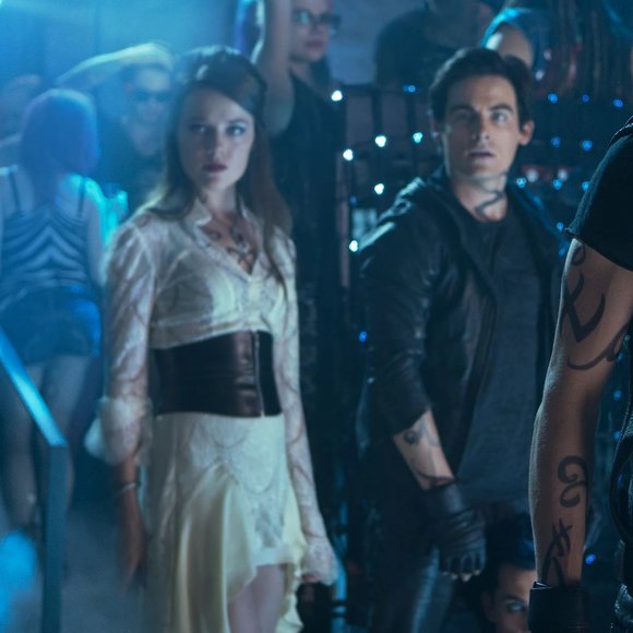 Bioworld Mortal Instruments Authentic RepIica Necklace ASO Isabelle Lightwood - Picture 7 of 13